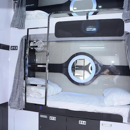Ocean Dormitory Mumbai Bagian luar foto