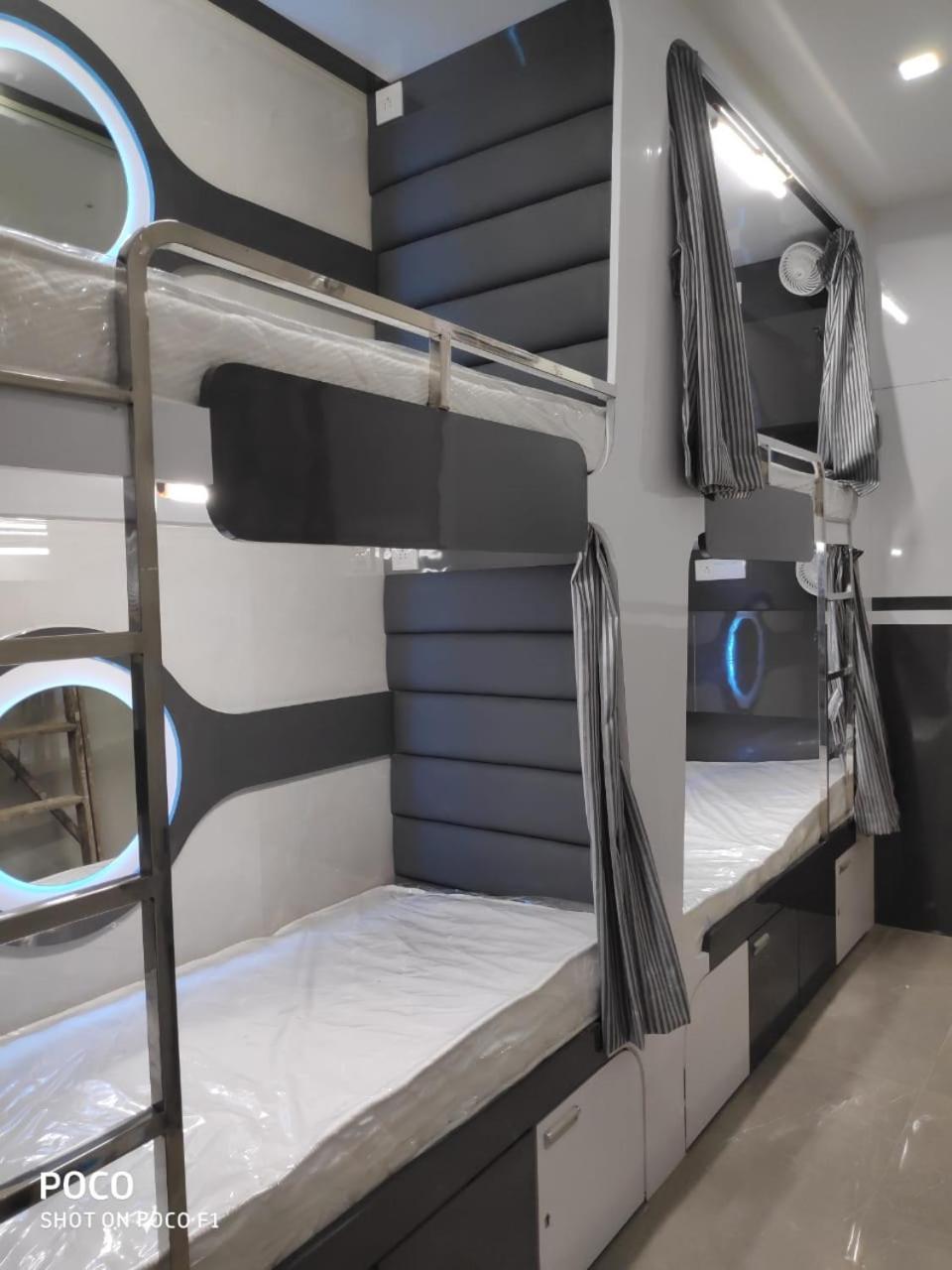 Ocean Dormitory Mumbai Bagian luar foto
