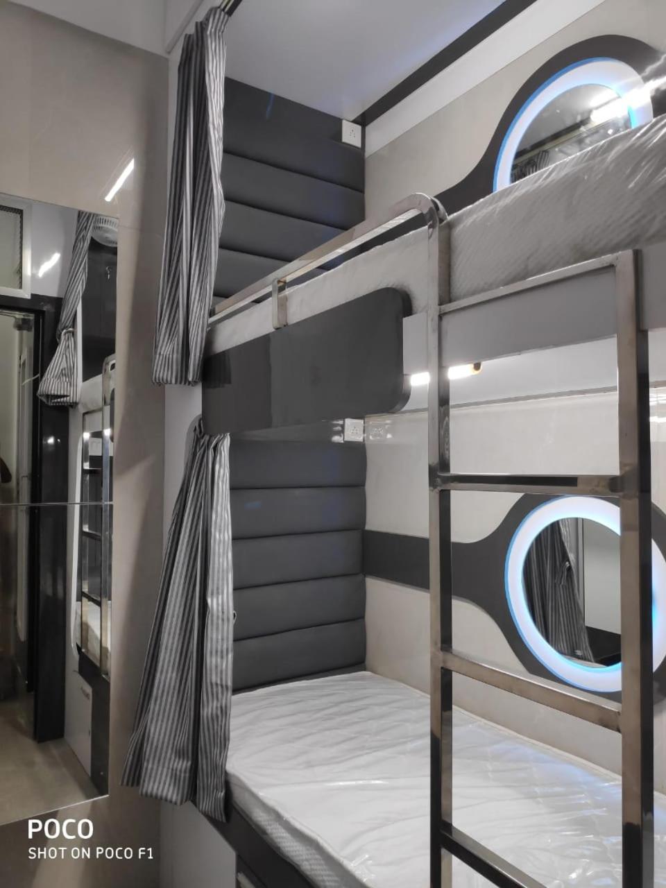 Ocean Dormitory Mumbai Bagian luar foto