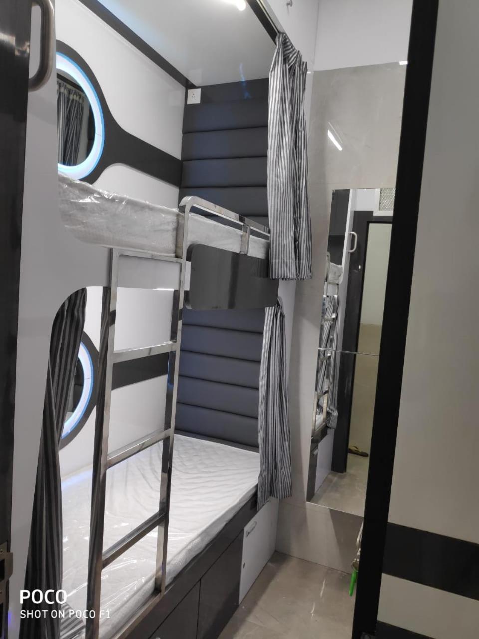 Ocean Dormitory Mumbai Bagian luar foto