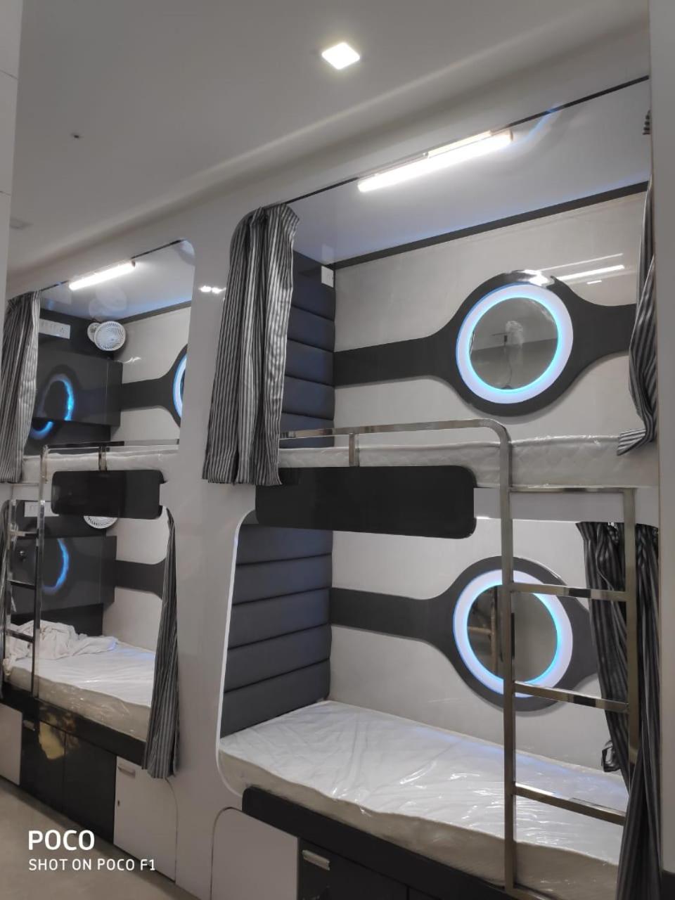 Ocean Dormitory Mumbai Bagian luar foto