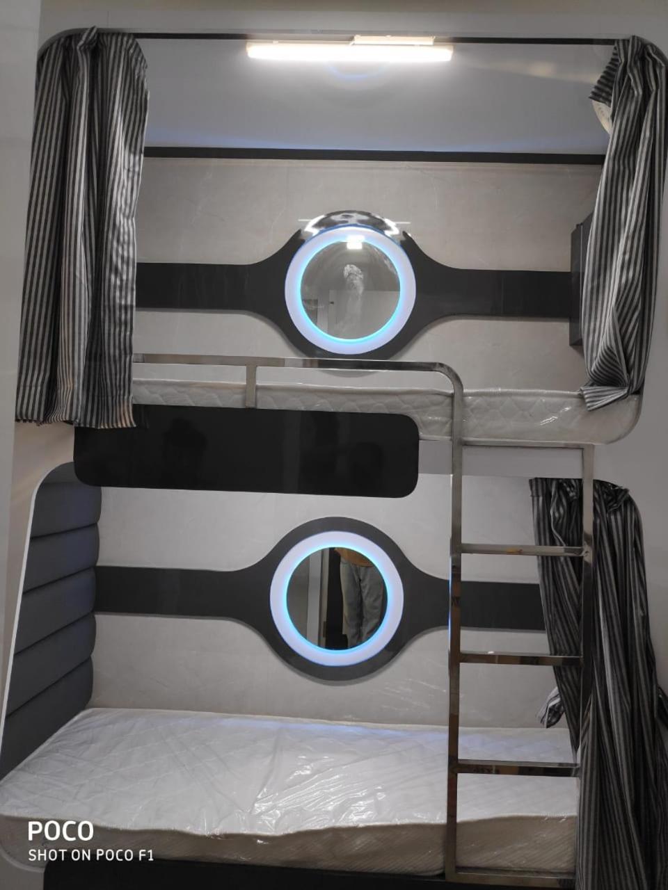 Ocean Dormitory Mumbai Bagian luar foto