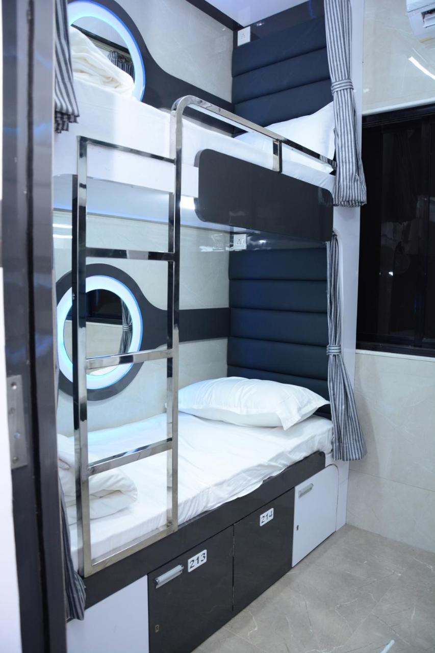 Ocean Dormitory Mumbai Bagian luar foto