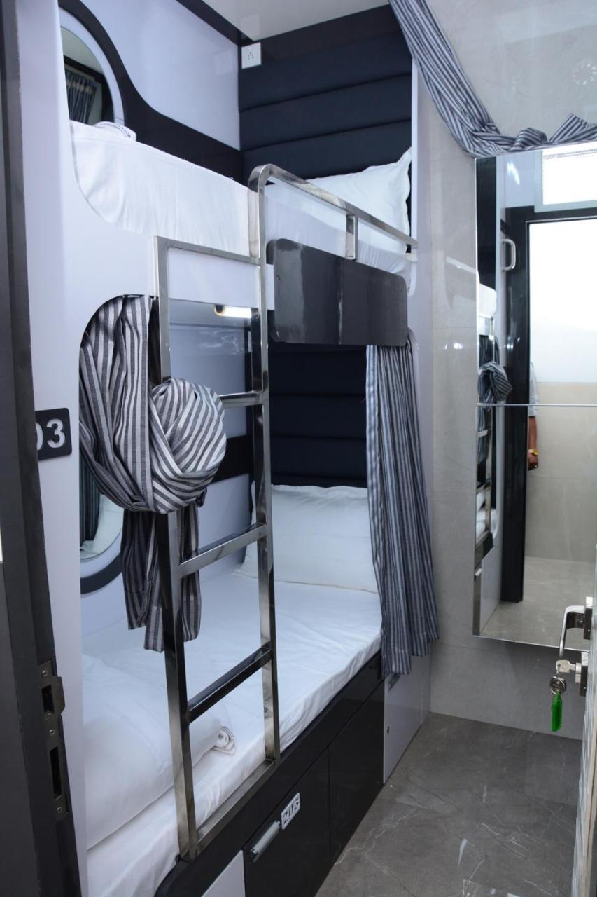 Ocean Dormitory Mumbai Bagian luar foto