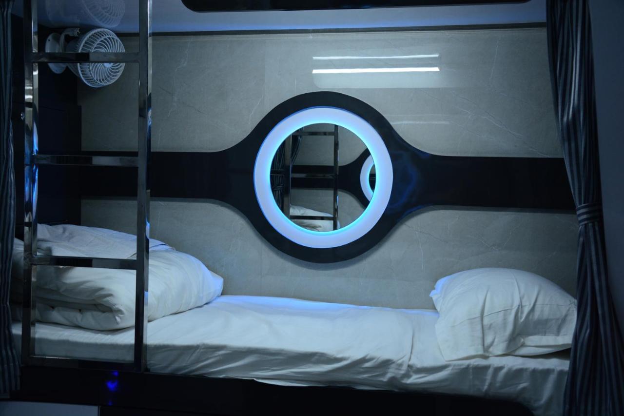 Ocean Dormitory Mumbai Bagian luar foto