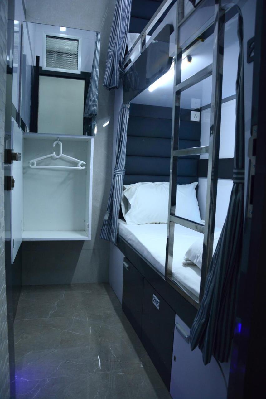 Ocean Dormitory Mumbai Bagian luar foto