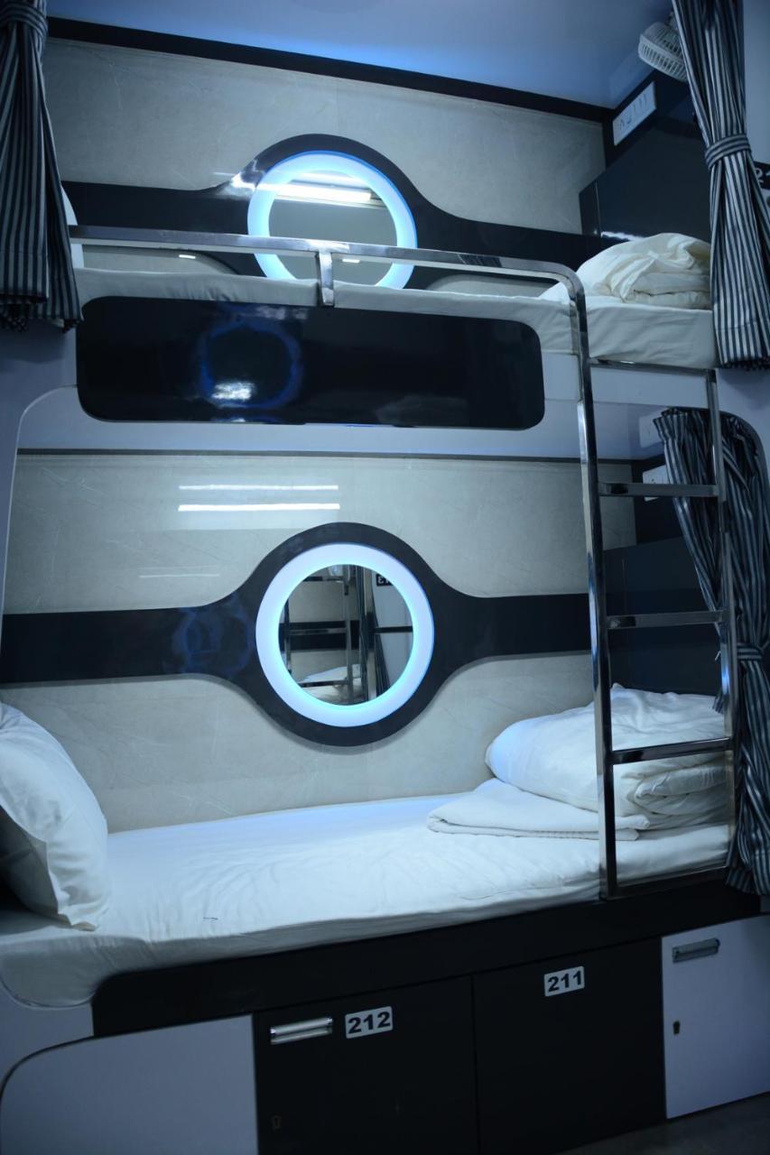 Ocean Dormitory Mumbai Bagian luar foto