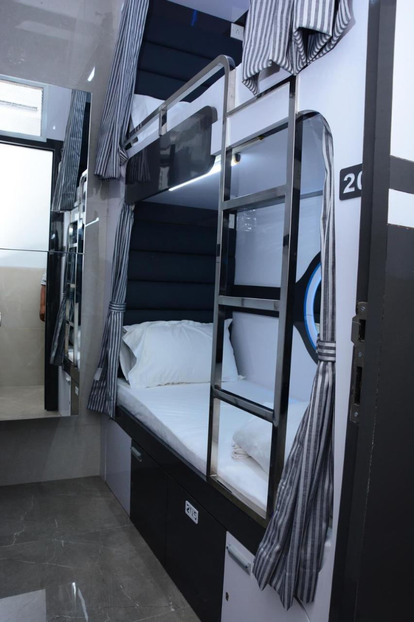 Ocean Dormitory Mumbai Bagian luar foto