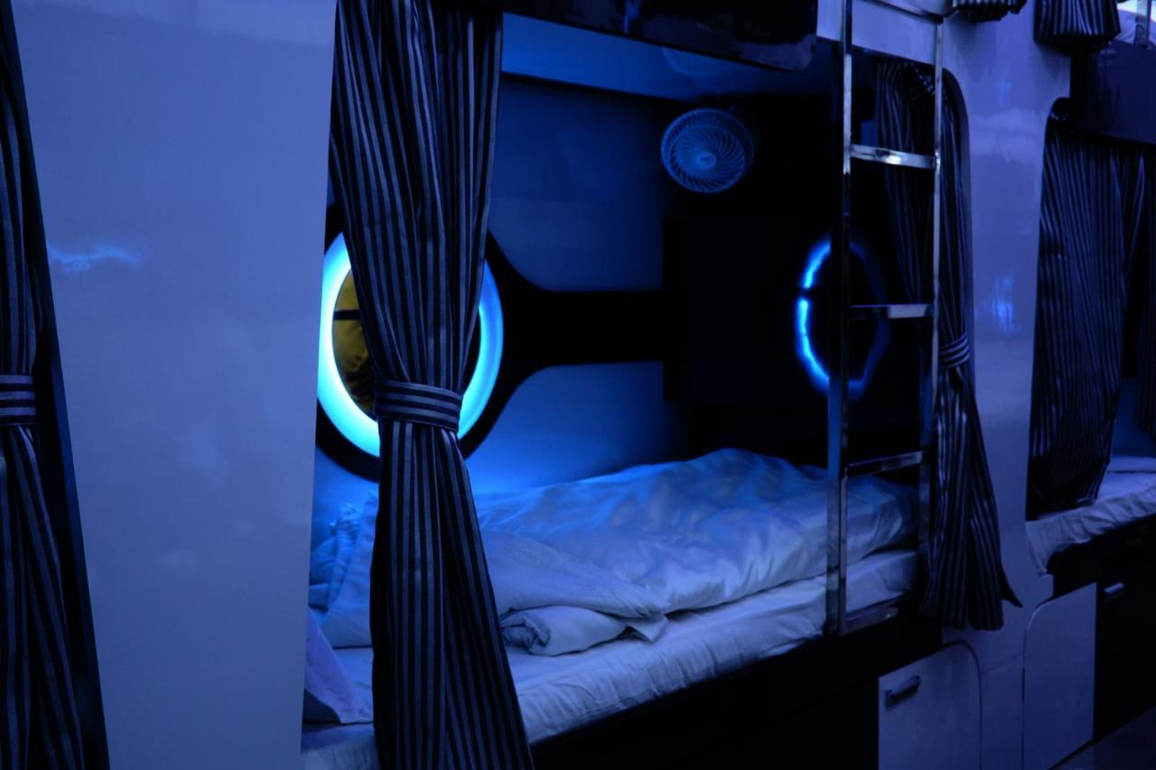 Ocean Dormitory Mumbai Bagian luar foto
