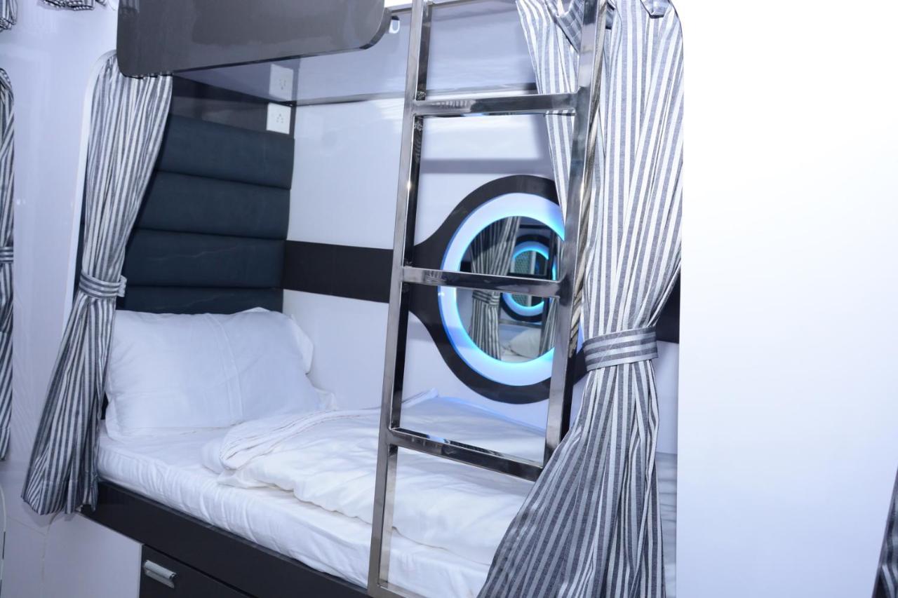 Ocean Dormitory Mumbai Bagian luar foto