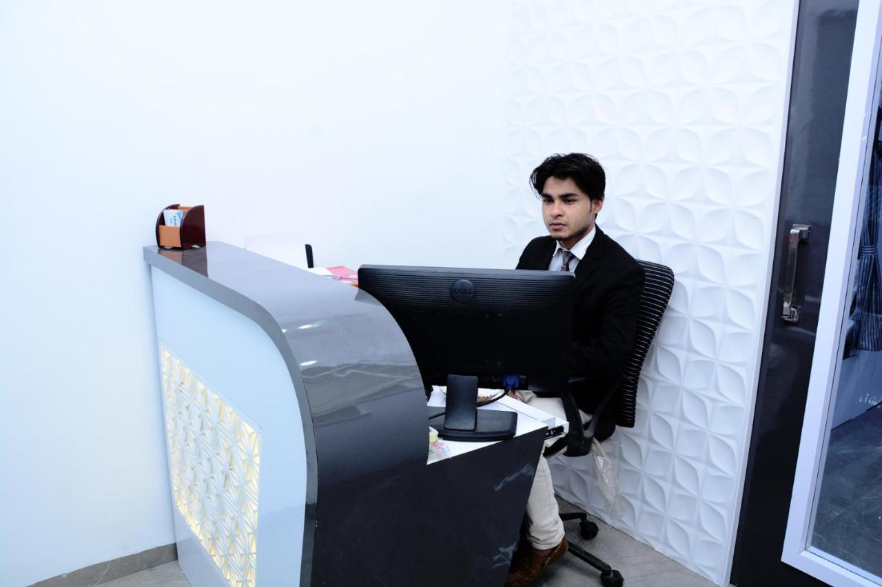 Ocean Dormitory Mumbai Bagian luar foto