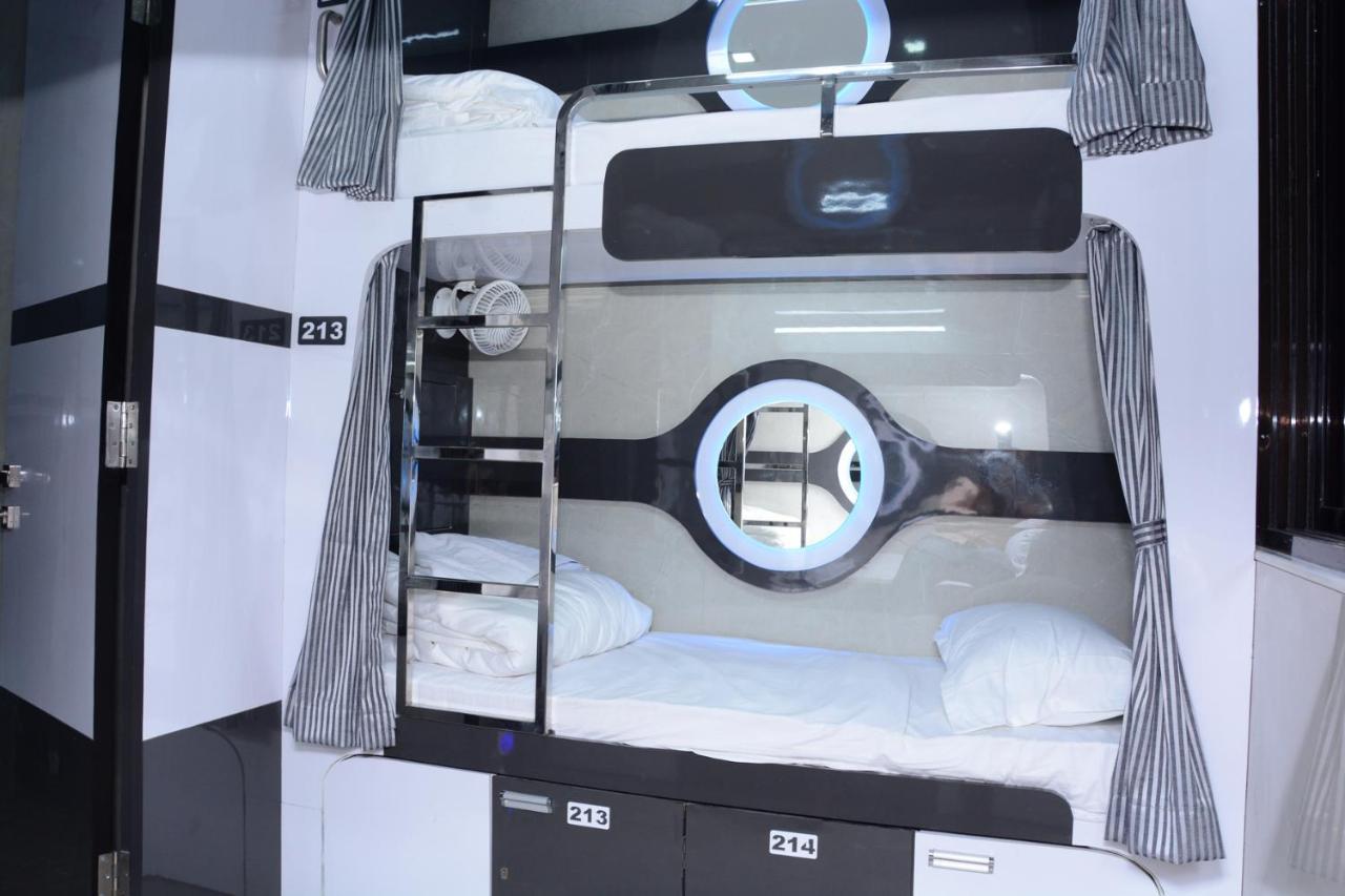 Ocean Dormitory Mumbai Bagian luar foto