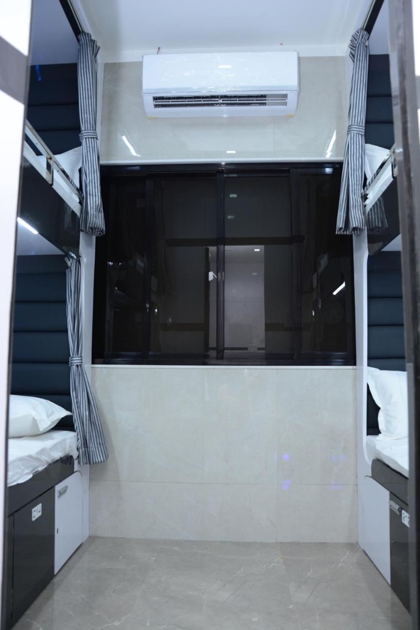 Ocean Dormitory Mumbai Bagian luar foto
