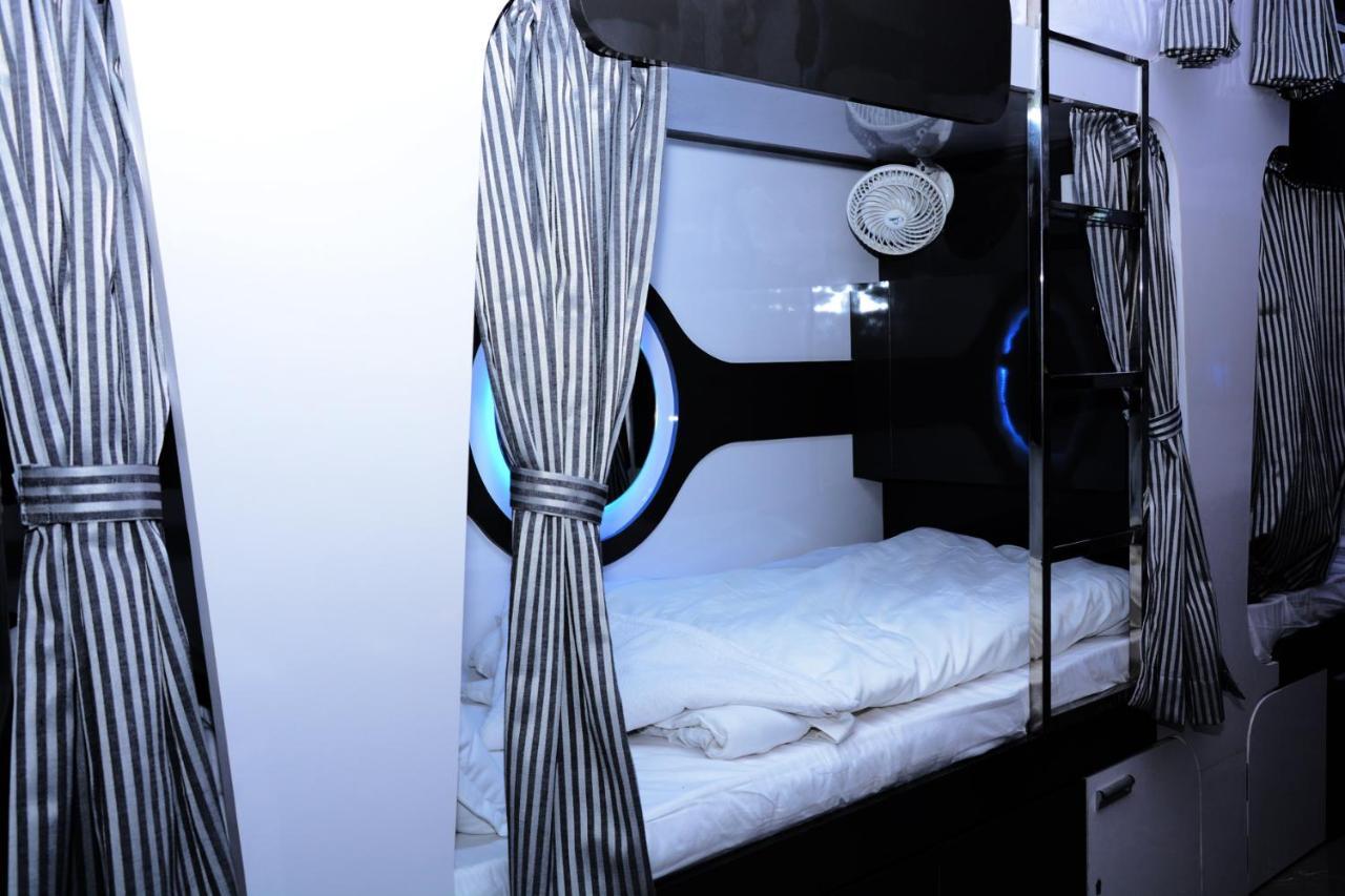 Ocean Dormitory Mumbai Bagian luar foto