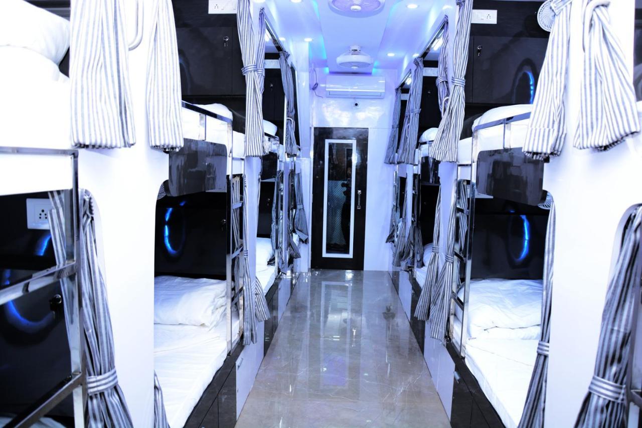 Ocean Dormitory Mumbai Bagian luar foto
