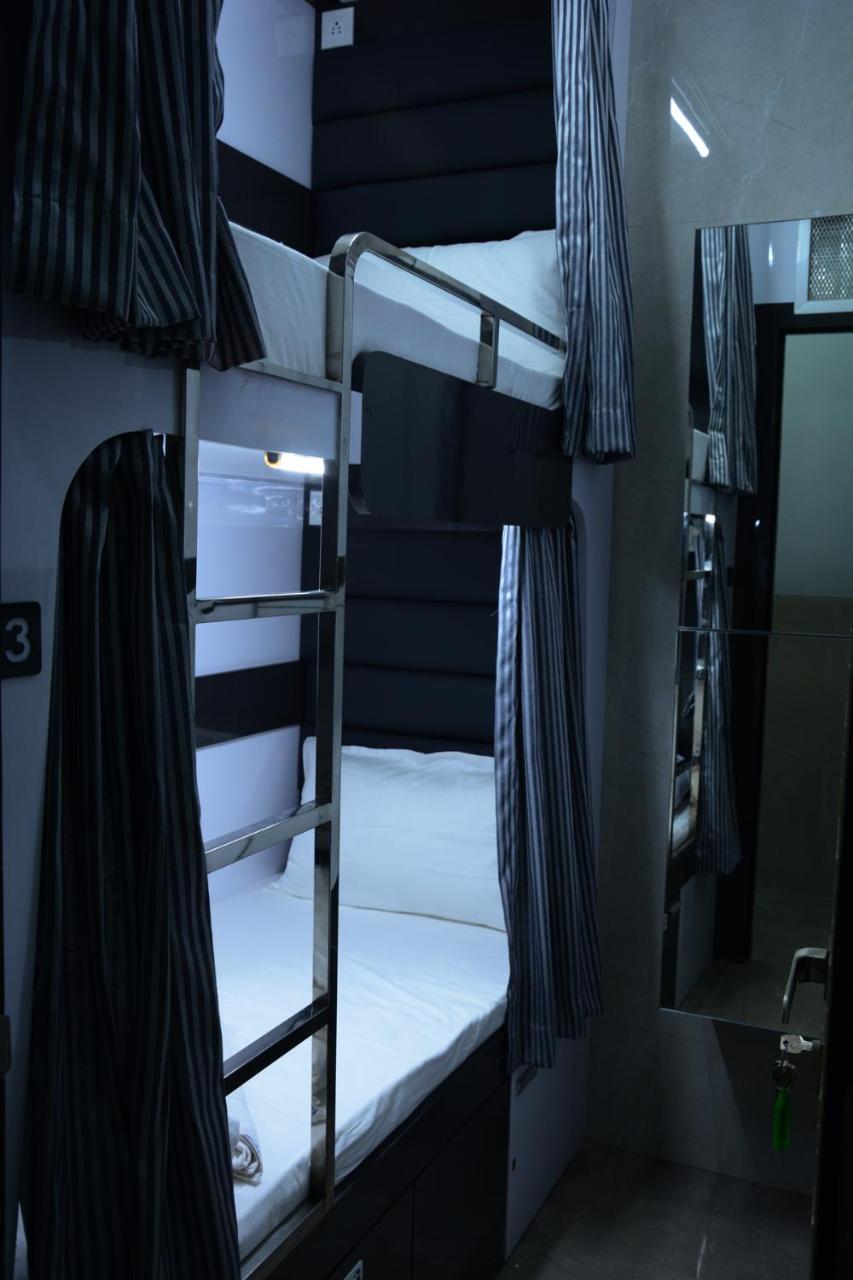 Ocean Dormitory Mumbai Bagian luar foto