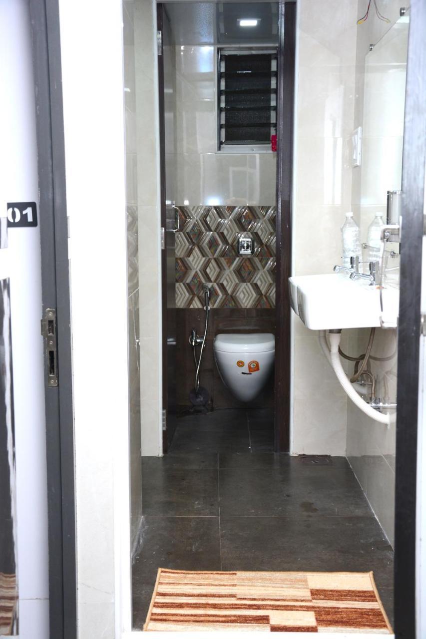 Ocean Dormitory Mumbai Bagian luar foto