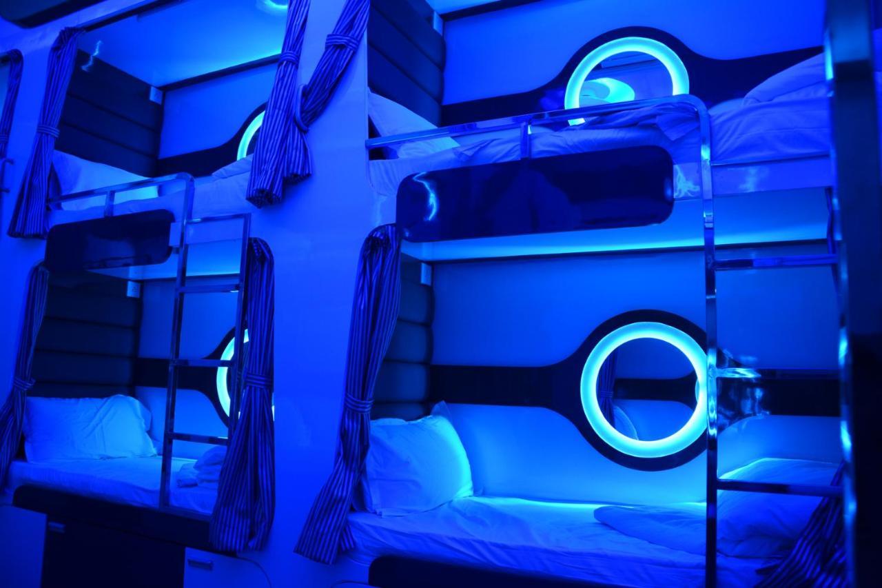Ocean Dormitory Mumbai Bagian luar foto