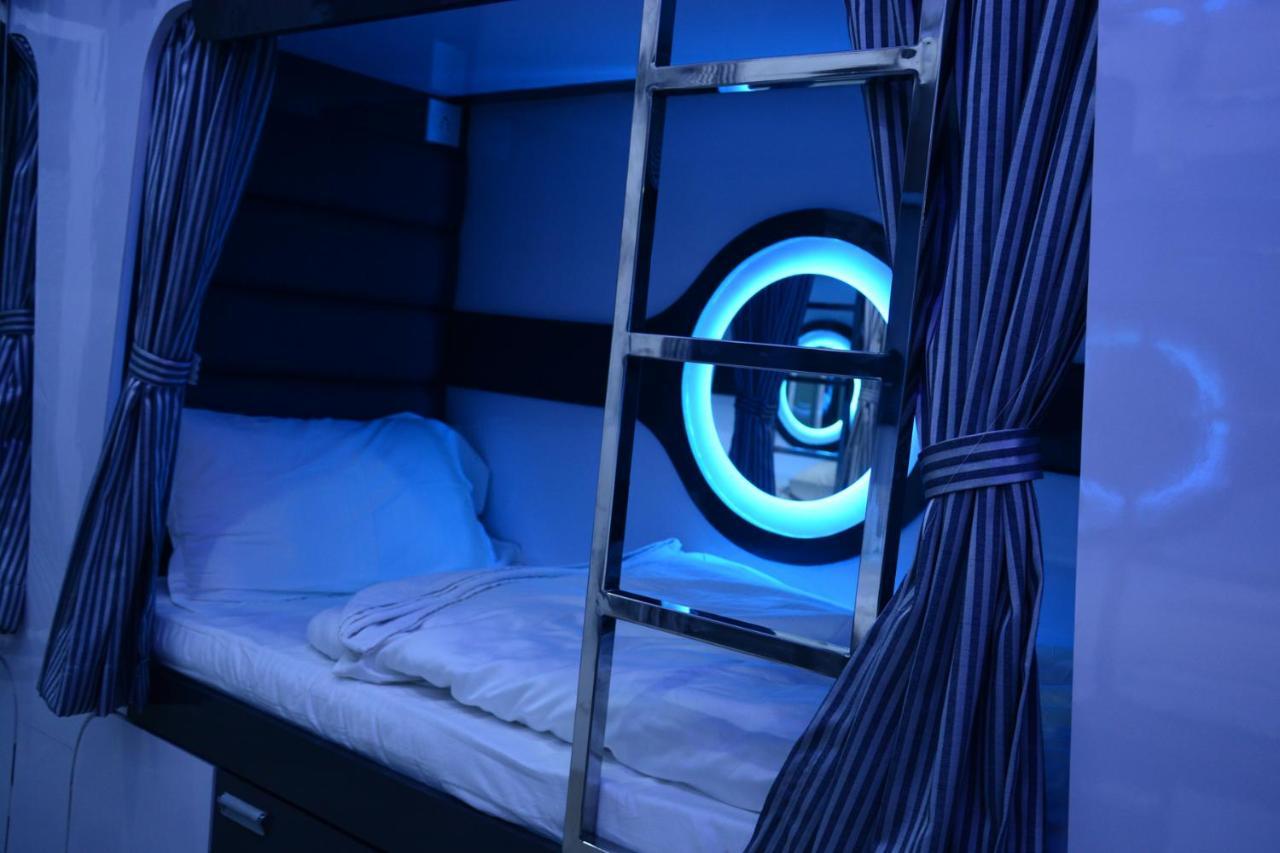 Ocean Dormitory Mumbai Bagian luar foto