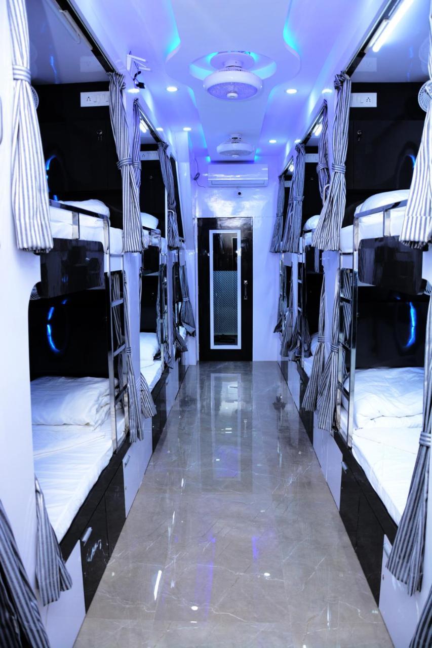 Ocean Dormitory Mumbai Bagian luar foto