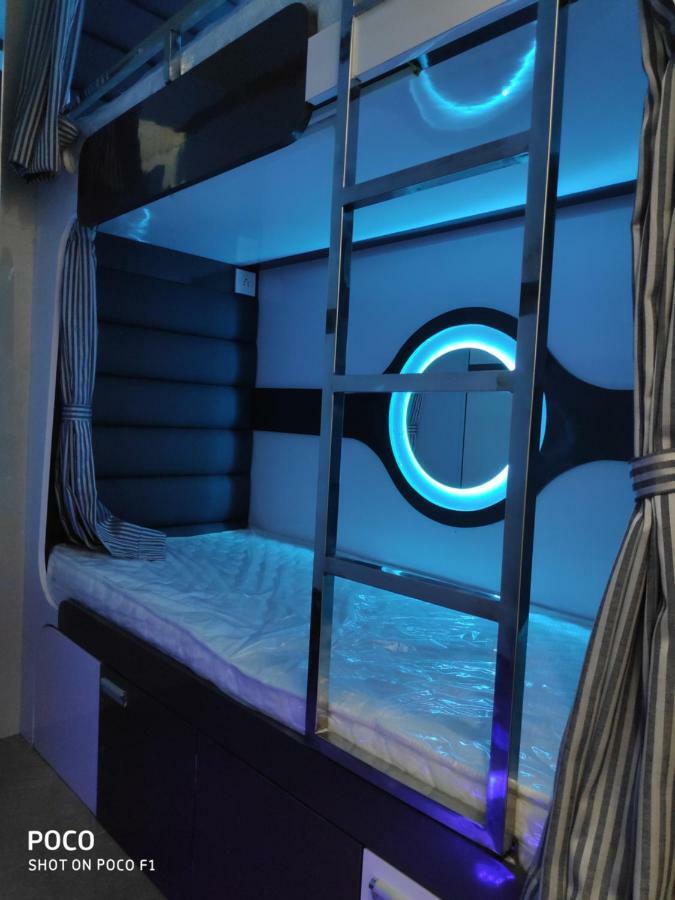 Ocean Dormitory Mumbai Bagian luar foto