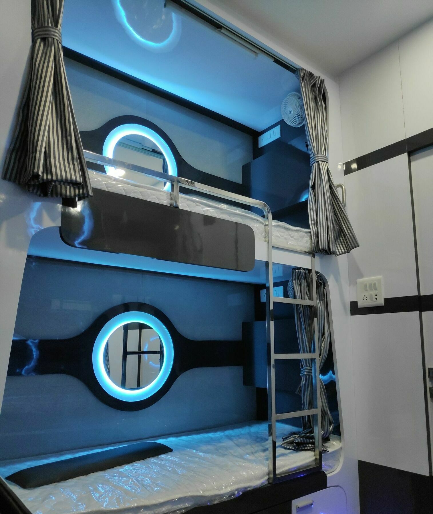 Ocean Dormitory Mumbai Bagian luar foto